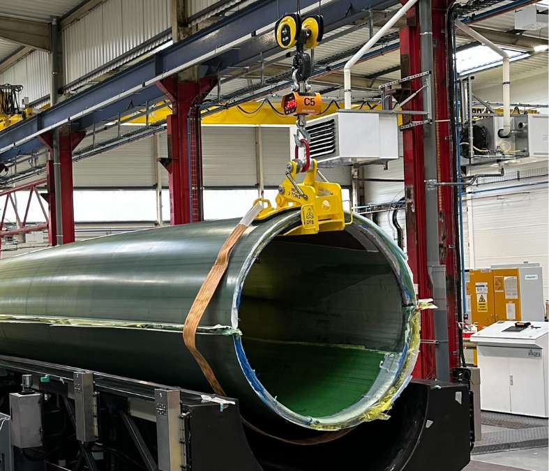 DFS Composites root de-molding equipment